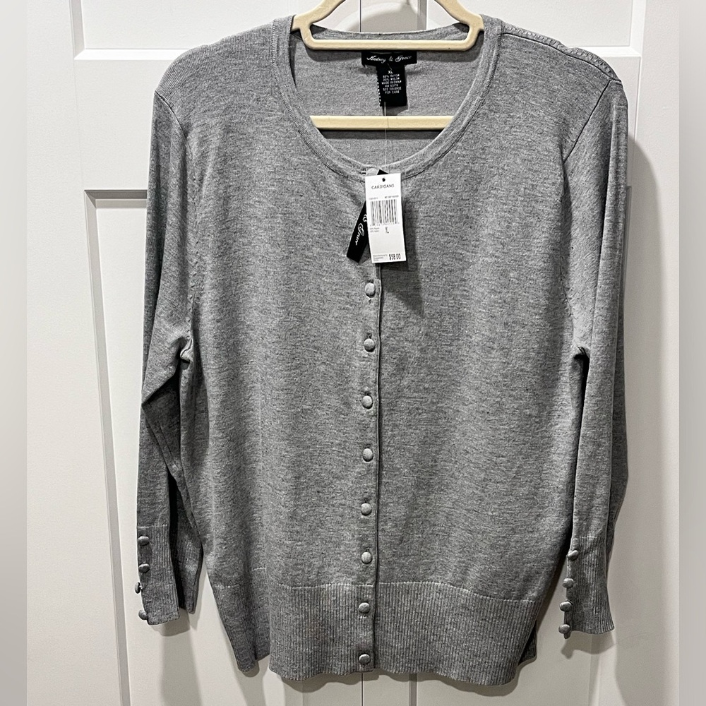 AUDREY & GRACE NWT AUTHENTIC MIST GREY HEATHER LONG SLEEVES W/BUTTONS CARDIGAN